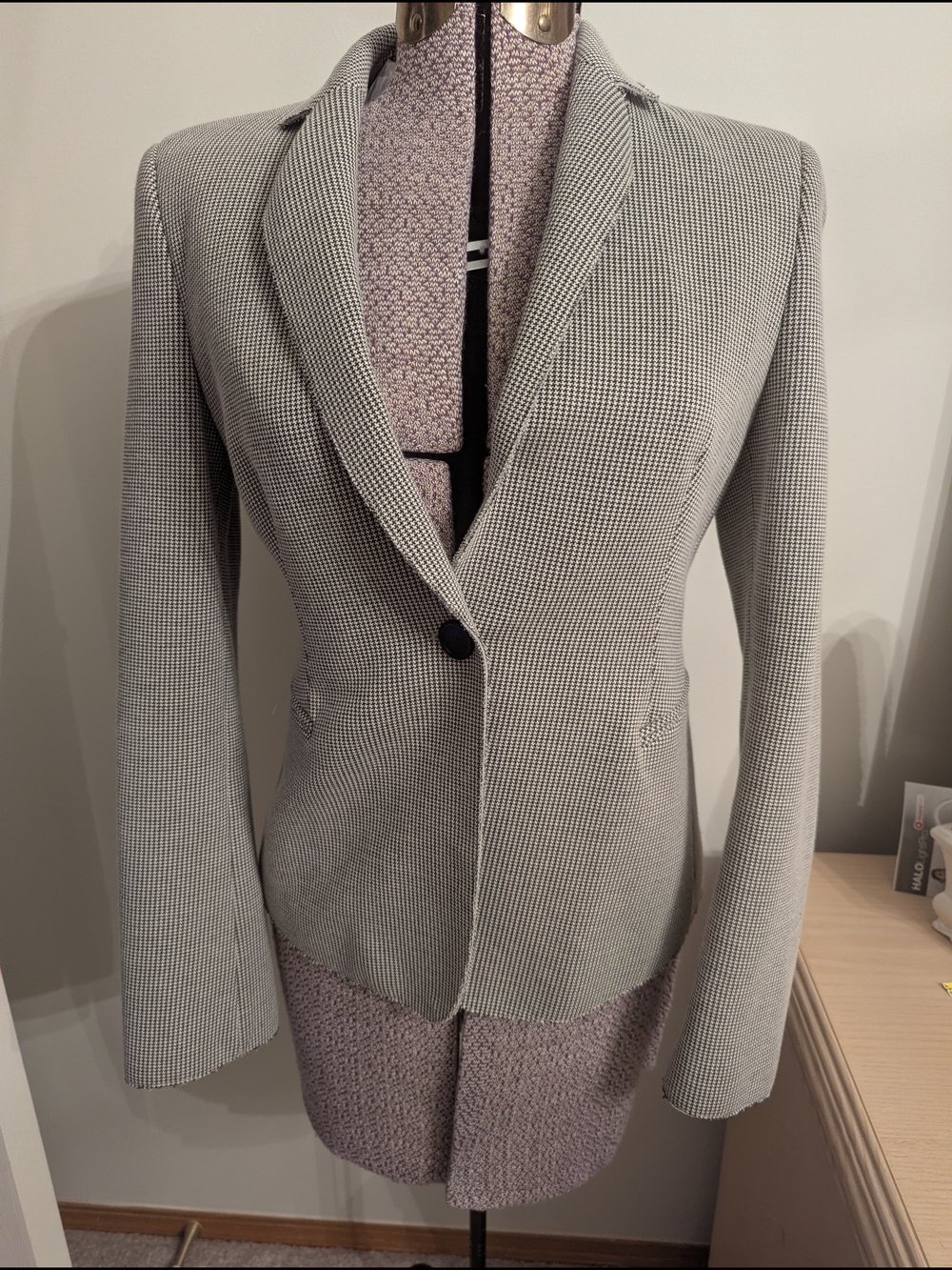 Akris Punto Black-and-White Micro-Houndstooth Single-Button Blazer